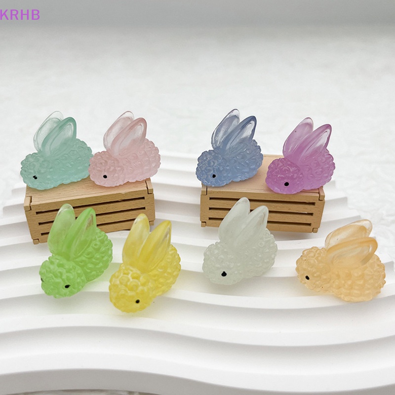 Set 5 Mô Hình Thỏ Mini Bằng Resin Màu Dạ Quang Trang Trí Xe Hơi Mới