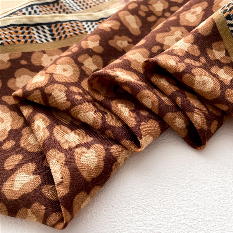 Khăn Choàng Cổ Hình Vuông 65 X 65cm Chất Liệu Cotton Lanh Mỏng Nhiều Màu Sắc Thời Trang Cho Nữ