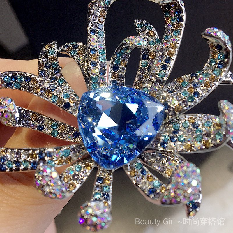 {Hàng Mới Về!} Hàng Mới Về!} Tai Nghe Chụp Tai Không Dây Thời Trang Mùa HèTrâm Cài Áo Hình Hoa Cúc Cao Cấp