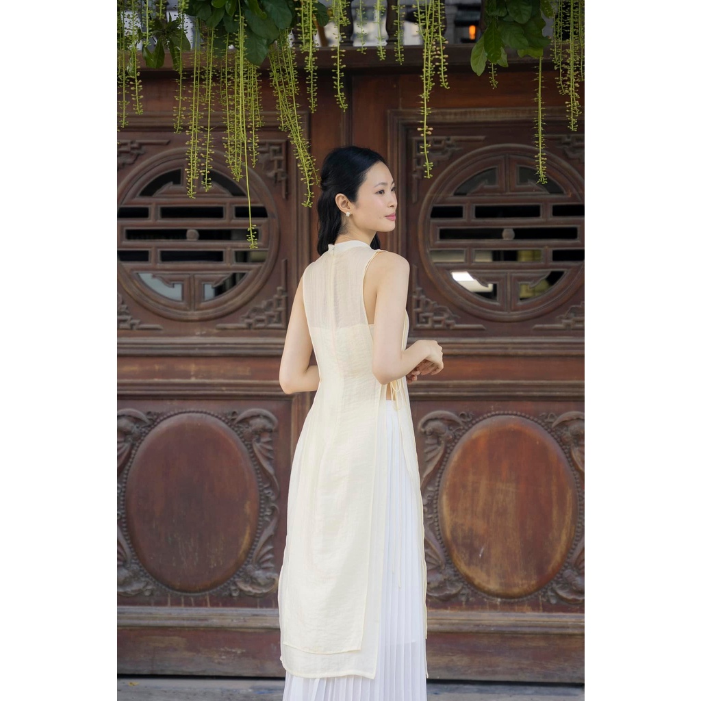 Áo dài dây buộc