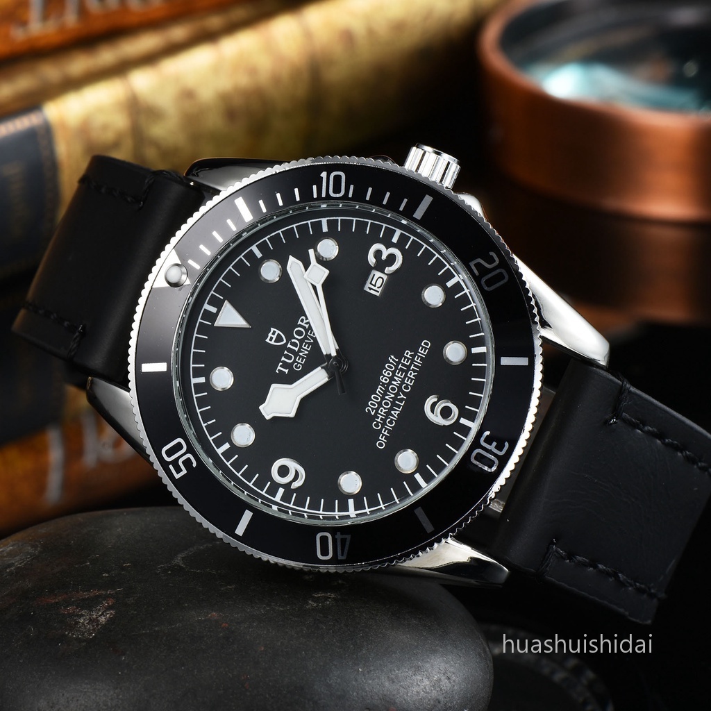 Đồng Hồ Quartz Nam Hiển Thị Ngày Với Dây Đeo Da