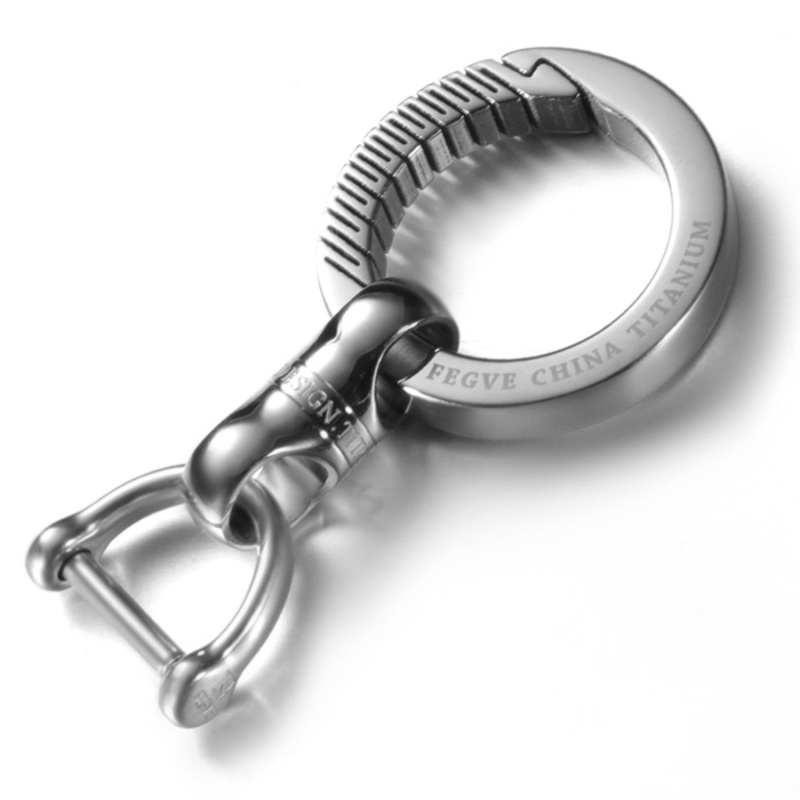 Dc 360 ° Xoay hợp kim titan mờ móc khóa ô tô móc khóa nam mặt dây chuyền sáng tạo đơn giản