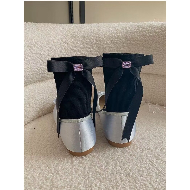 Vớ nơ phong cách múa ba lê mùa xuân và mùa thu tất mỏng dài trung bình phiên bản hàn quốc vớ xếp chồng