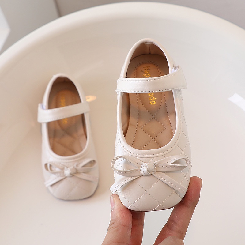 Giày nữ phong cách công chúa đế mềm màu đen