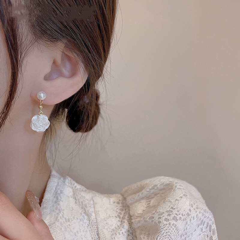 Khuyên Tai Hình Hoa Trà Bằng Acrylic Đính Ngọc Trai Thời Trang 2023 Cho Nữ