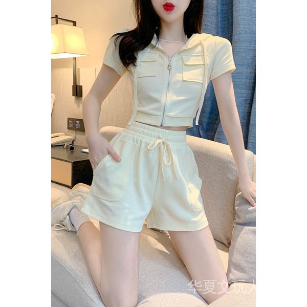 Set Đồ Thể Thao Ngắn Mỏng Có Nón Thời Trang Mùa Hè 2023 Cho Nữ