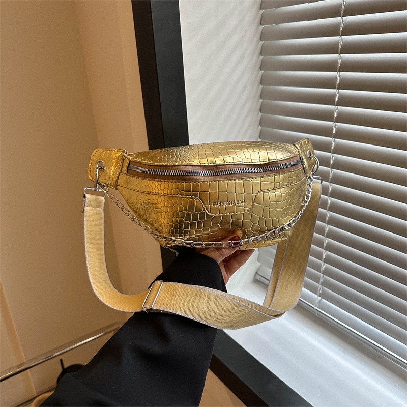 Túi Đeo Chéo Ngực Cỡ Nhỏ Phối Dây Xích Thời Trang Mùa Xuân 2023 Cho Nữ