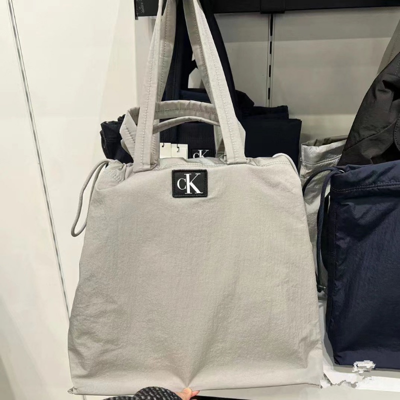 Túi Tote Đeo Vai Bằng Vải Dù Trọng Lượng Nhẹ Phong Cách Mới 2023