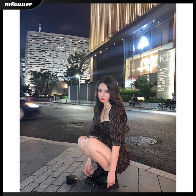 Đầm Hoa Cổ Vuông Tay Phồng Phối Dây Rút Xếp Ly Nhấn Eo Kiểu Retro Nữ Tính