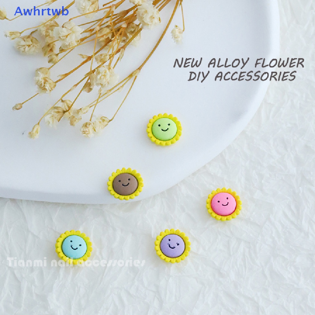 Set 50 Phụ Kiện Trang Trí Móng Tay Hình Hoa Hướng Dương Chất Liệu Hợp Kim Mới