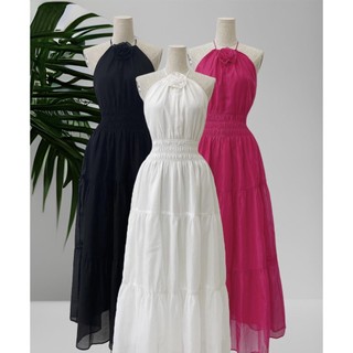 Đầm maxi tầng cổ yếm hở lưng đính hoa