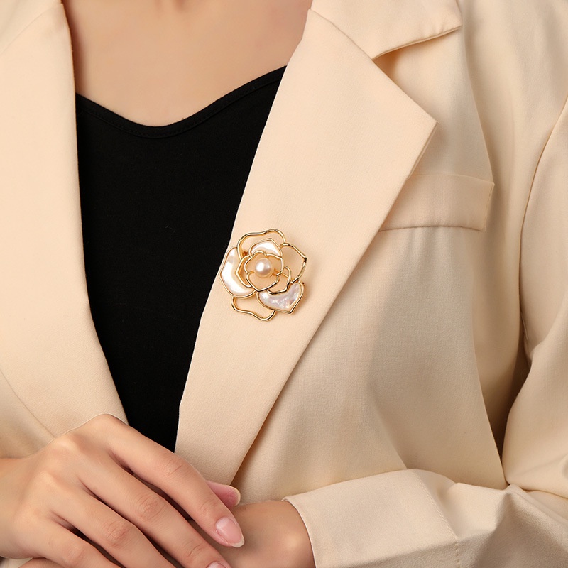 Ghim Cài Áo Hình Hoa Trà Và Bướm Vỏ Sò Pha Lê Thời Trang 2023 Cho Nữ