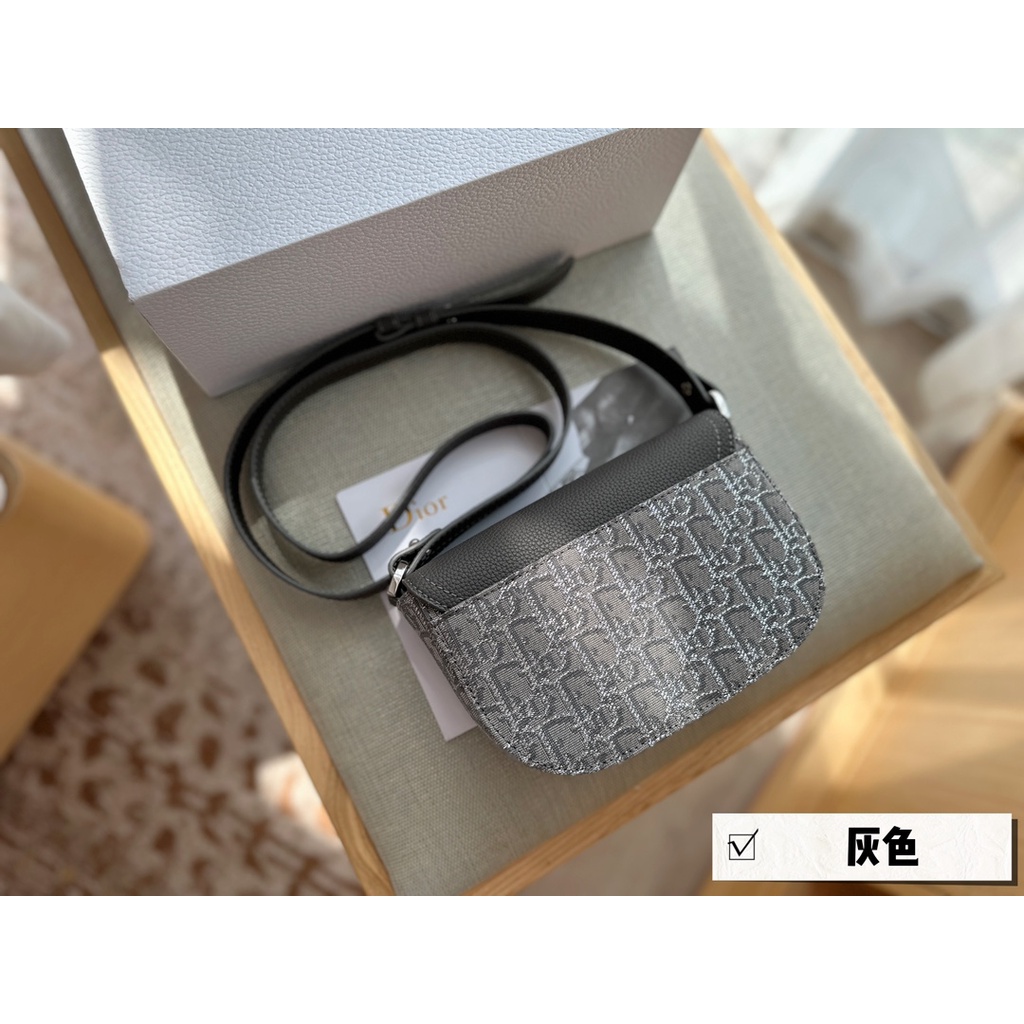 Túi Đeo Chéo Hình Yên Ngựa Mới Cho Nam