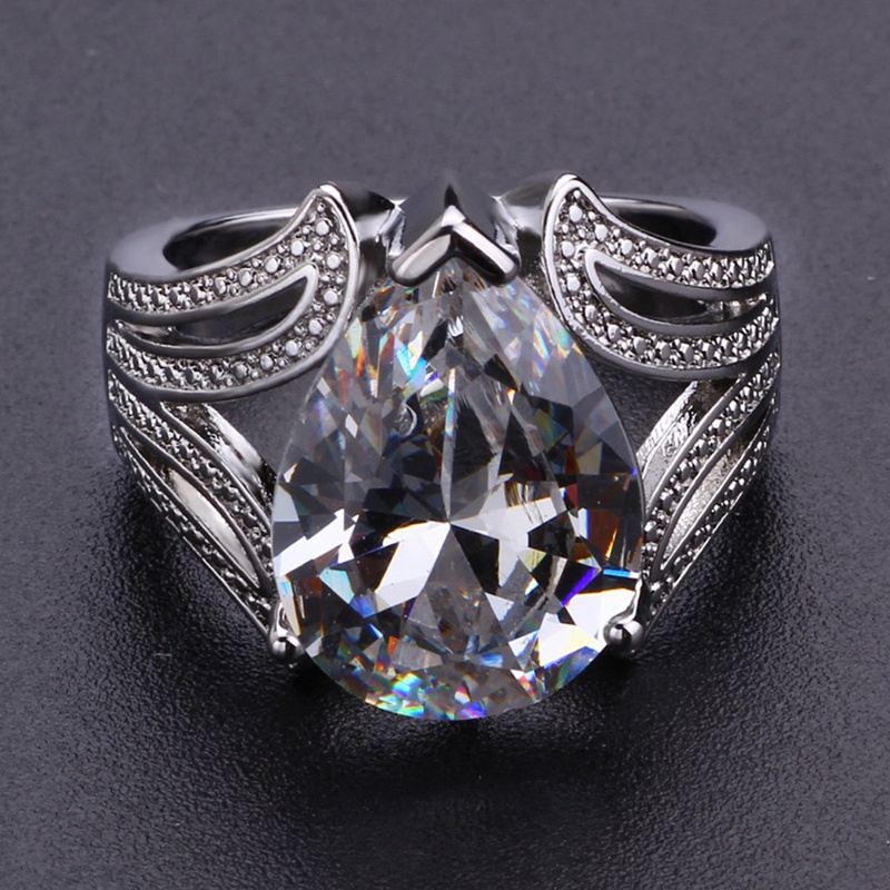 Nhẫn Đính Đá Zircon Hình Giọt Nước Sang Trọng