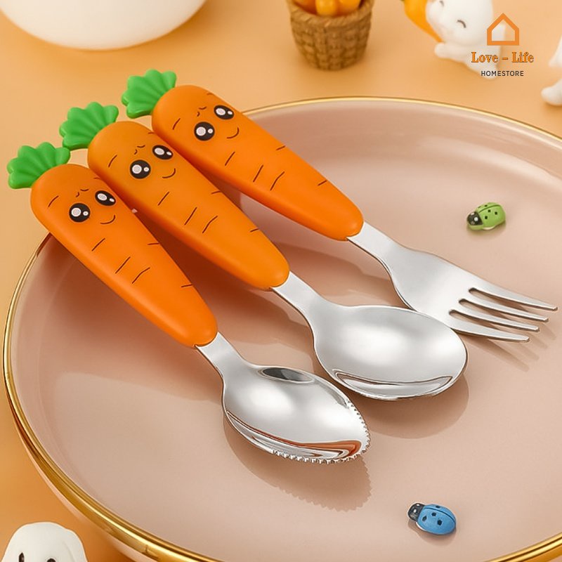 Bộ Muỗng / Nĩa Bằng Thép Không Gỉ Hình Cà Rốt Mặt Cười Dễ Thương Cho Bé