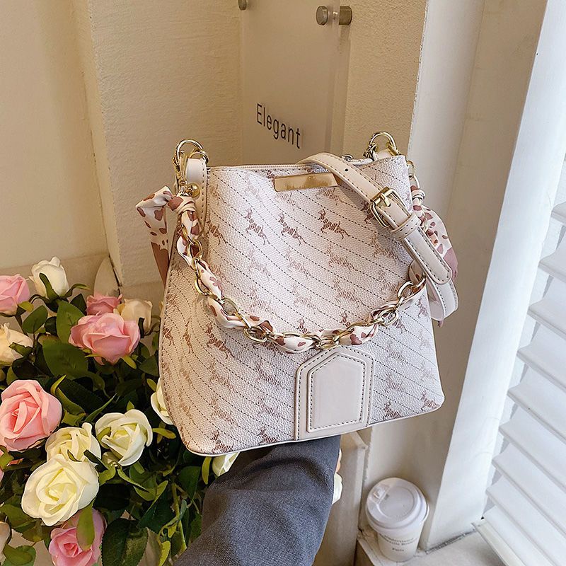 Túi Xách Đeo Vai Bằng Lụa Kích Thước Lớn Phong Cách Phương Tây Thời Trang Mùa Hè 2022 Mới Cho Nữ