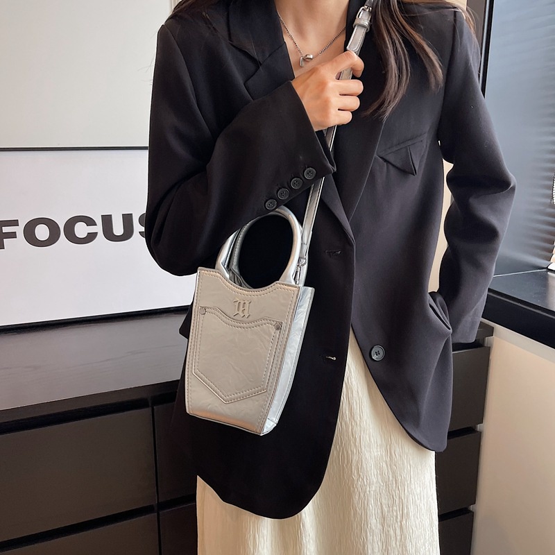 Túi Xách Đeo Chéo Phong Cách Phương Tây Thời Trang 2023 Cho Nữ