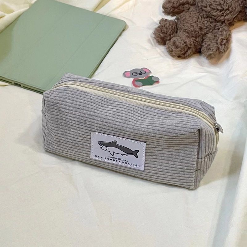 Bóp Viết Vải Nhung Kẻ Hình Cá Mập Dễ Thương