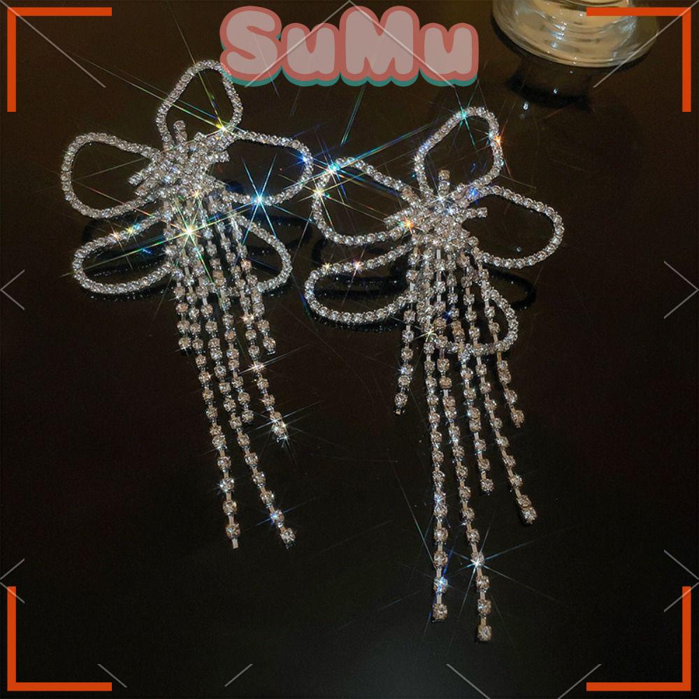 Khuyên Tai Tua Rua Đính Hoa Cho Cô Dâu