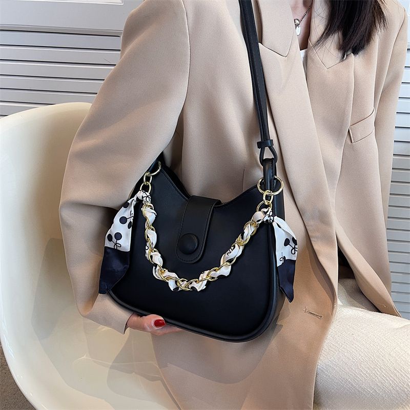 Túi Đeo Chéo Một Bên Vai Có Dây Xích Cổ Điển Thời Trang Phổ Biến Dành Cho Bạn Nữ Bán Chạy