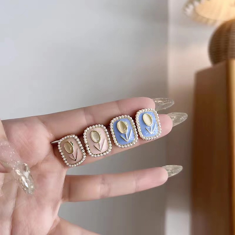 Bông Tai Hình Hoa Tulip Phong Cách Retro Thời Trang Cho Nữ