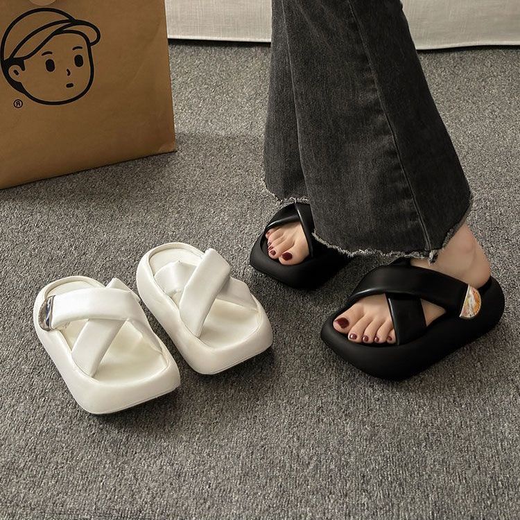 Dép Sandal Đế Mềm Dày Dặn Tăng Chiều Cao Mang Ngoài Biển Dành Cho Nữ
