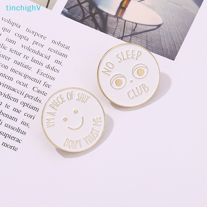 [TinchighV] Ghim Cài Áo Ba Lô Họa Tiết Chữ Cái Trắng Đen Phong Cách Punk