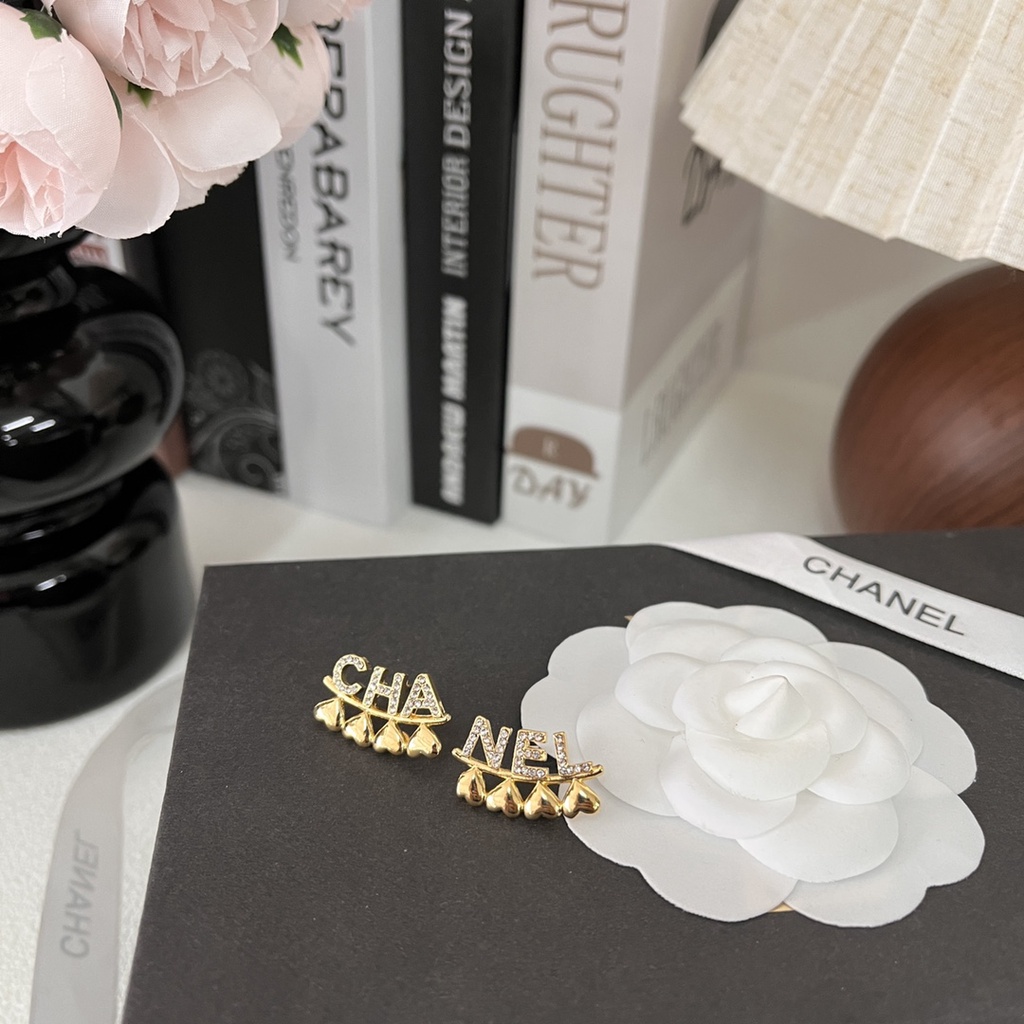 Bông Tai Bằng Thép Titan Chống Thấm Nước Không Gỉ Hình logo Thời Trang Cho Nữ