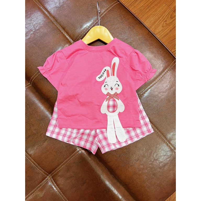 Bộ áo thun thêu thỏ phối quần caro bé gái