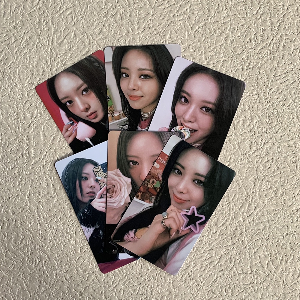 Album Ảnh Thẻ Bài IN Chữ ITZY NEW Album CRAZY IN LOVE Ngẫu Nhiên
