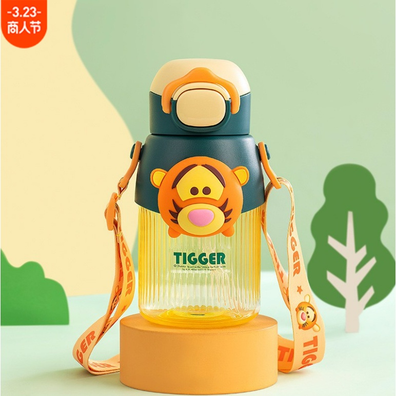 Bình Nước DISNEY Chính Hãng 550ML Chất Liệu Nhựa Tritan Có Ống Hút Và Dây Đeo Tiện Dụng Cho Bé