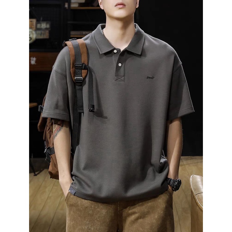 【luckin men's】áo polo nam，chất lượng cao，áo thun oversize nam，t shirt nam，áo nam，áo thun nam，áo phông nam，Áo polo Ngắn Tay Form Rộng Phong Cách Cổ Điển Dành Cho Nam， đồ bộ nam，đen，xám，áo sơ mi，