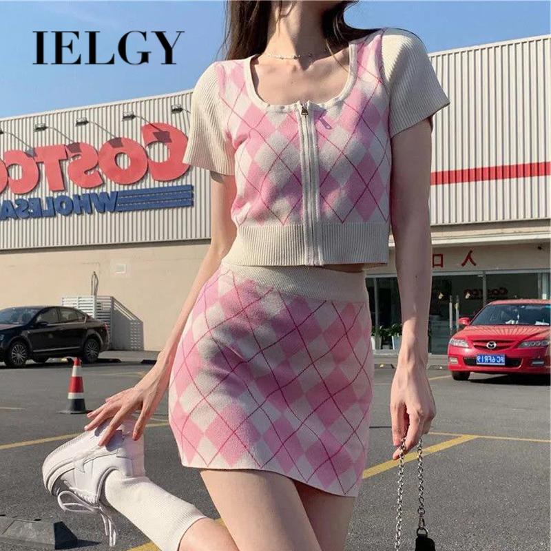 IELGY  Bộ Áo Cổ Vuông Họa Tiết Kẻ Sọc Phối Chân Váy Ôm Hông Thời Trang Cho Nữ