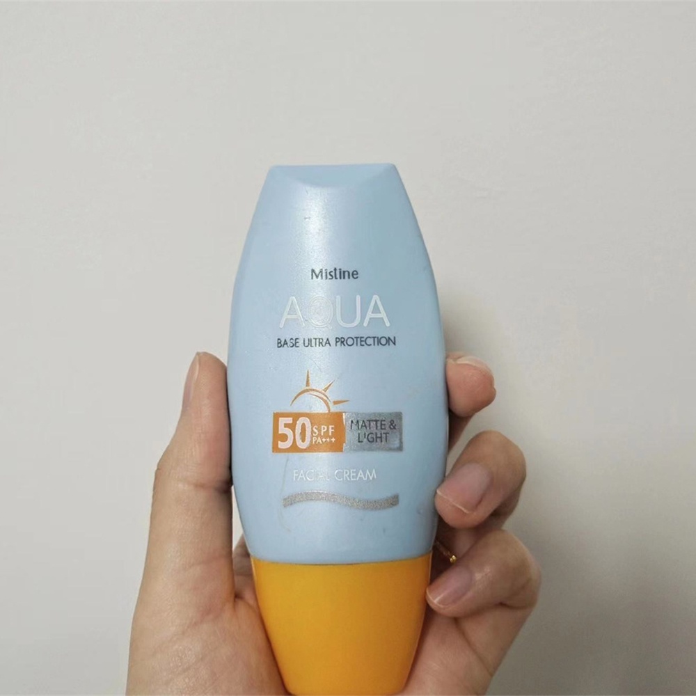 MISTINE Kem chống nắng body SPF50 + PA + + + 40ML Bảo Vệ Khỏi Tia UV Trong Suốt Có Mũ Màu Vàng