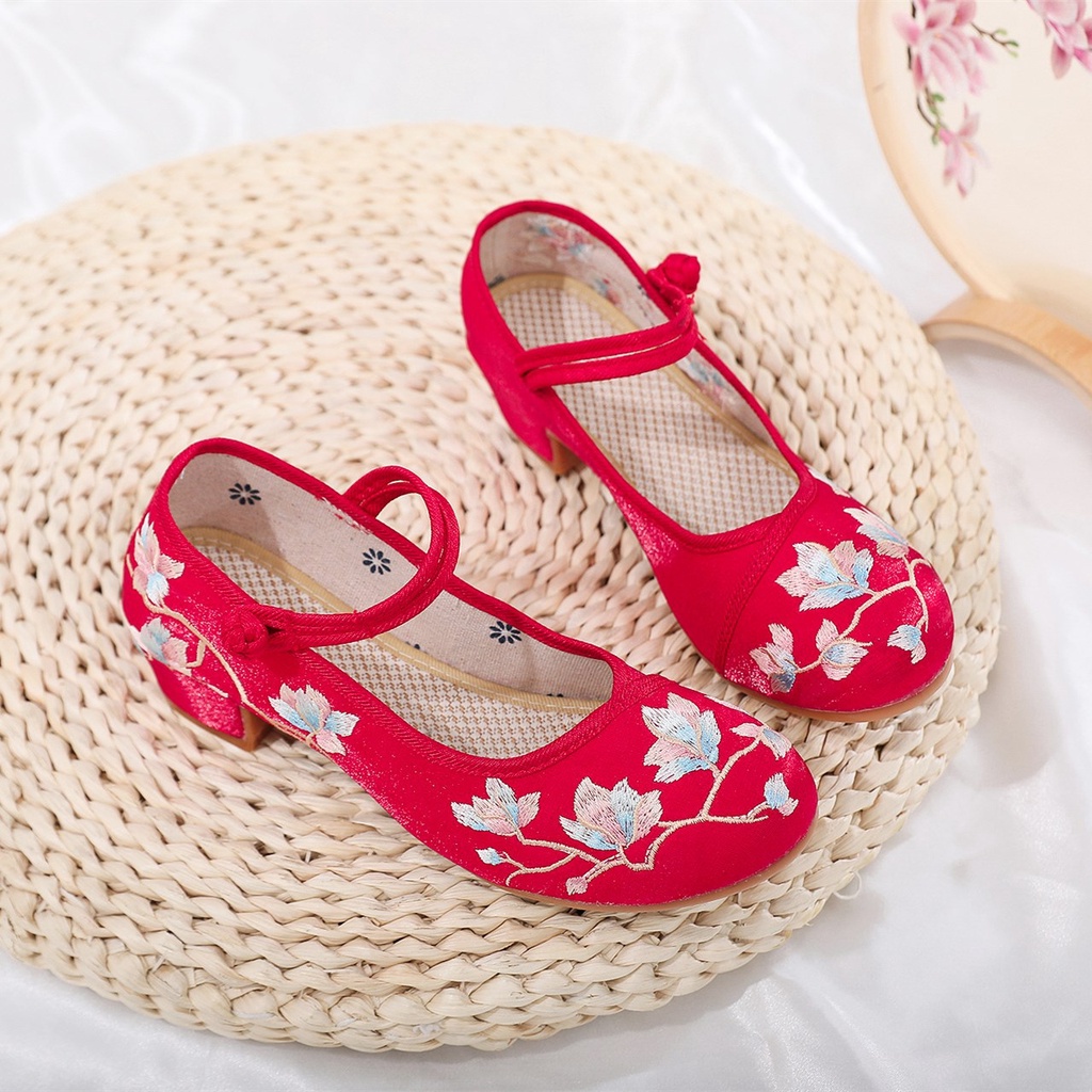 Giày Búp Bê Đế Bằng Thêu Hoa Phong Cách Retro Cho Cô Dâu