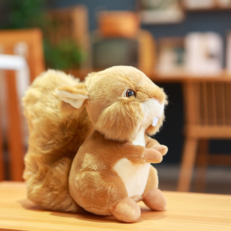 Thú Nhồi Bông Hình Chú Sóc Đuôi To Dễ Thương