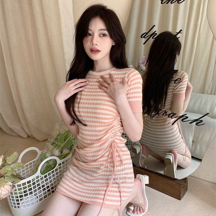 COZOK Đầm Dệt Kim Tay Ngắn Dáng Ôm Kẻ Sọc Phối Dây Rút Thời Trang Quyến Rũ