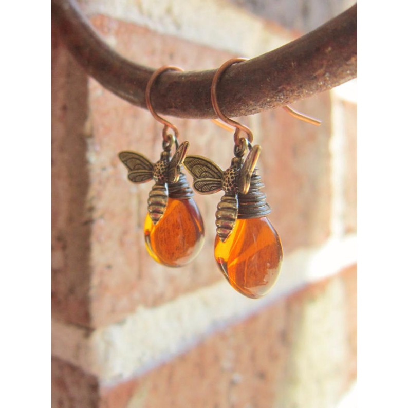 Bông Tai Hình Con Ong Nhỏ Màu Hổ Phách Phong Cách Retro