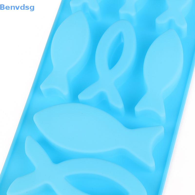 1 Khuôn Làm Đá 8 Ngăn Hình Cá Không Cần Dùng Pin