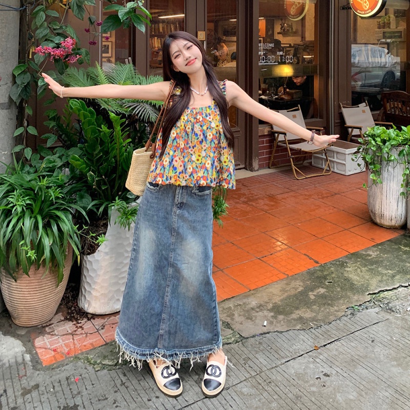 Áo Hai Dây Cổ Vuông Dáng Rộng Họa Tiết Hoa Xinh Xắn Thời Trang