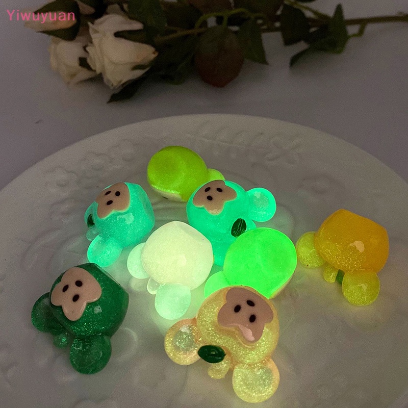 1 Mô Hình Chuột Micky Mini Bằng Nhựa Resin Phát Quang Trang Trí Bảng Điều Khiển Xe Hơi Màu Ngẫu Nhiên Mới