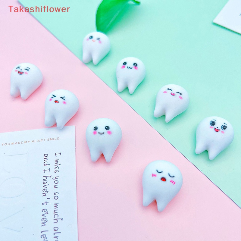 Set 2 Chiếc Răng Nhựa Phát Sáng Hoạ Tiết Hoạt Hình Xinh Xắn