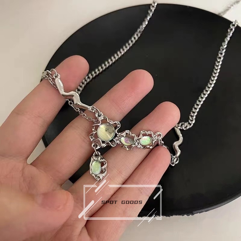 Vòng Cổ choker Đính Đá Mặt Trăng Thiết Kế Độc Đáo