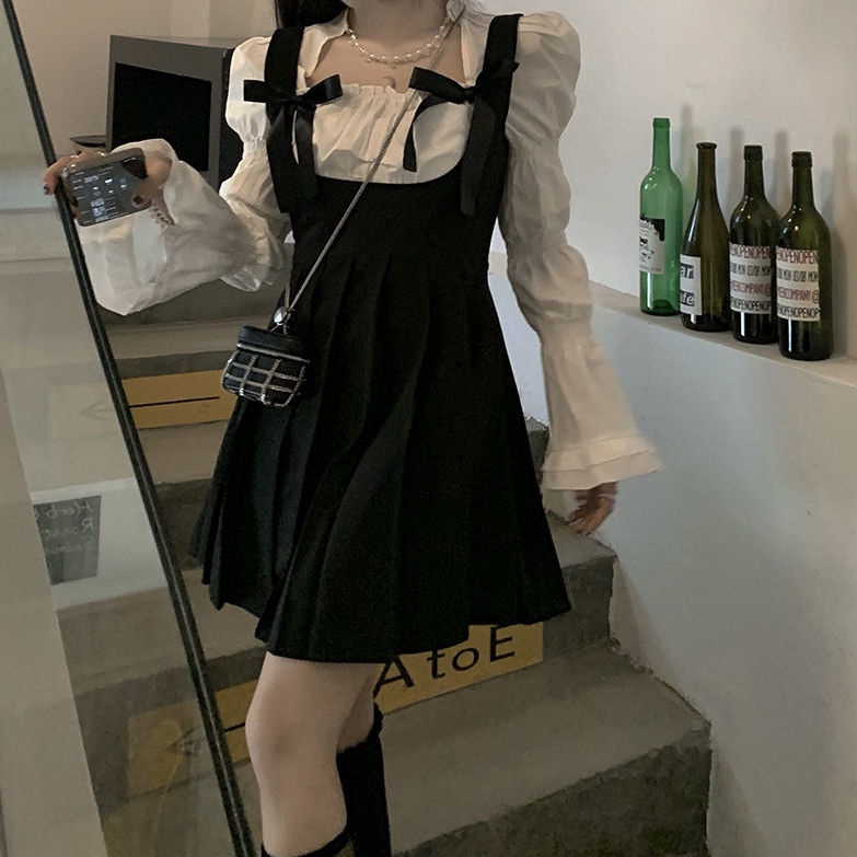 Áo Sơ Mi Ngắn Cổ Vuông Tay Phồng Xếp Ly Phối Chân Váy Hai Dây Thời Trang Mùa Xuân 2023 Mới