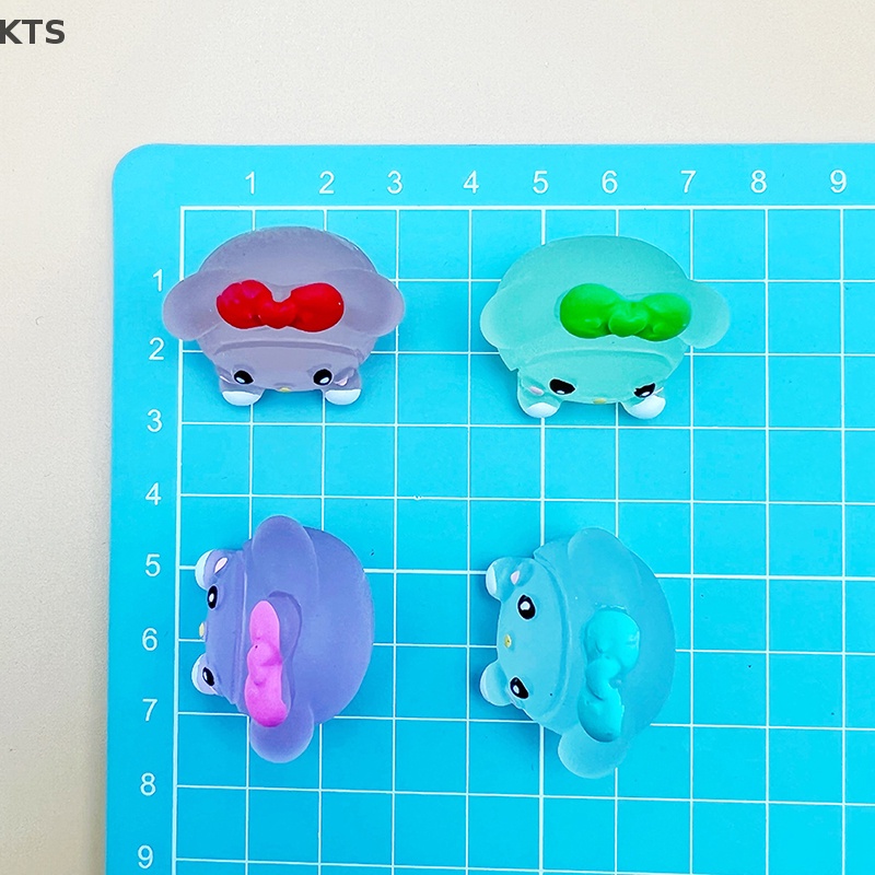 Set 2 Tượng Nhựa Dạ Quang Hình Hoạt Hình Đáng Yêu