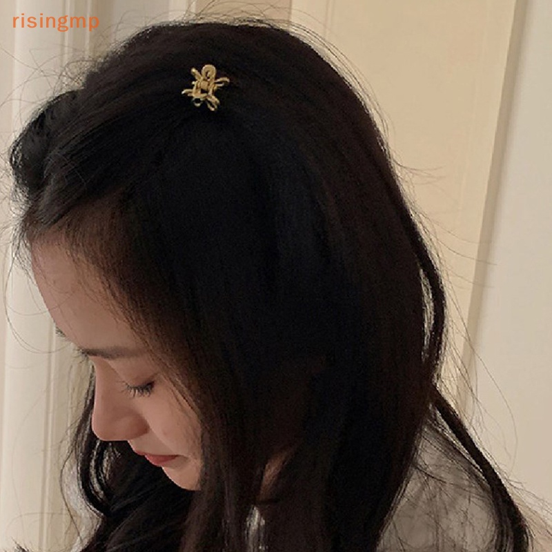 Set 2 Kẹp Tóc Càng Cua Mini Bằng Kim Loại Rỗng Hình Hoa Thời Trang Ngọt Ngào Cho Nữ