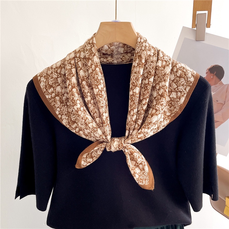 Khăn Choàng Cổ Hình Vuông 65 X 65cm Chất Liệu Cotton Lanh Mỏng In Họa Tiết Hoa Xinh Xắn Thời Trang Cho Nữ