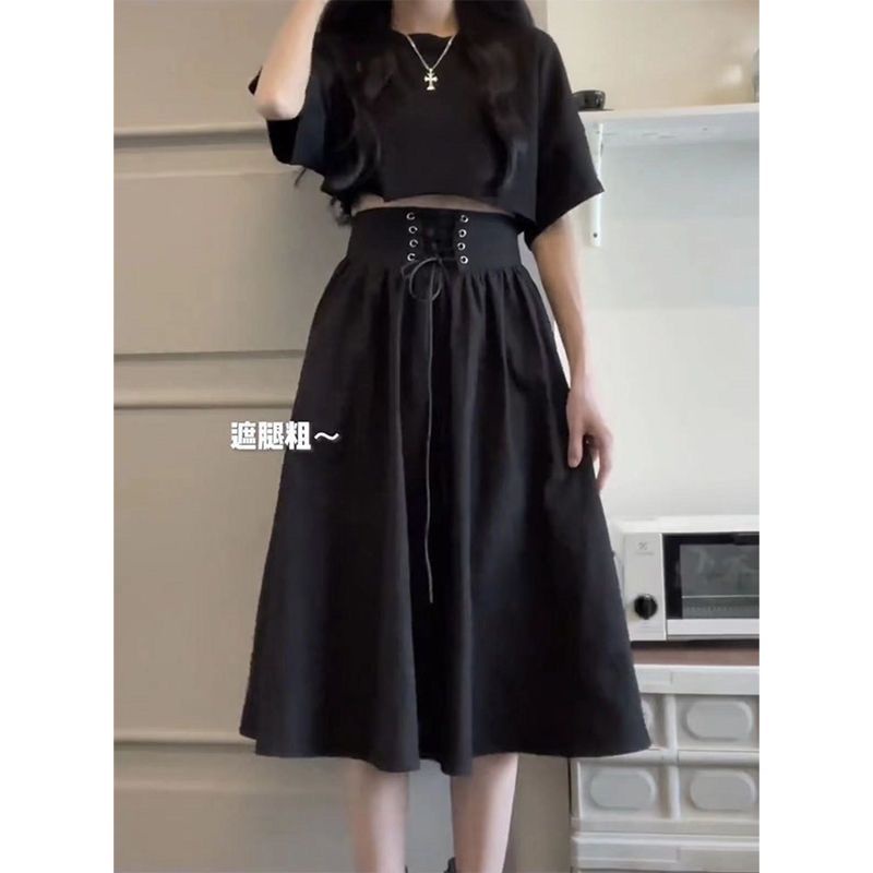 Set Áo Thun Ngắn Tay + Chân Váy Dây Rút Màu Đen Thời Trang Nữ