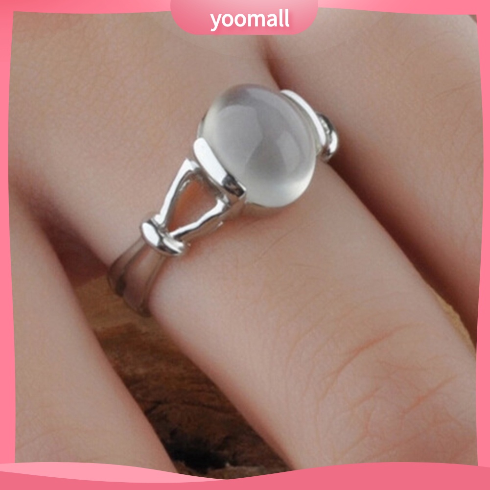 Nhẫn Đính Đá Mặt Trăng Phong Cách Vintage Cho Nữ