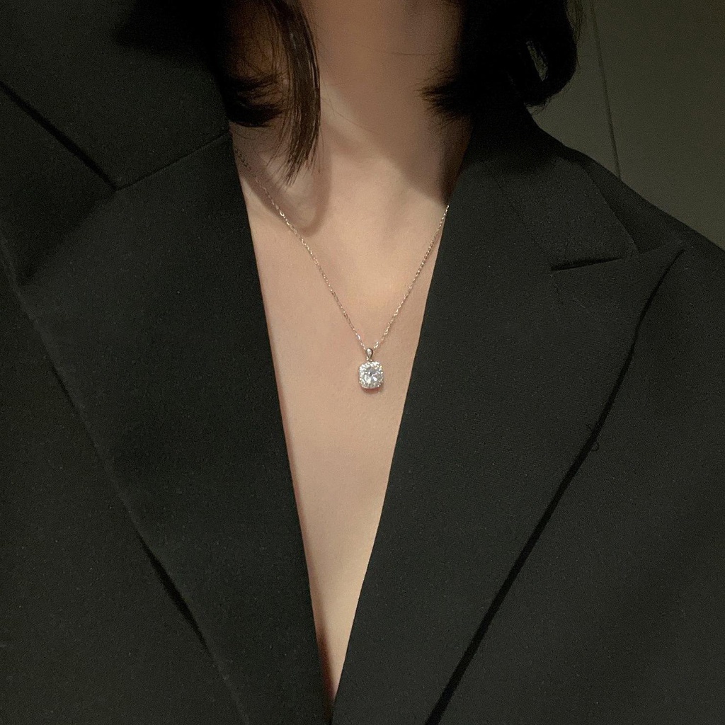 Dây Chuyền Mặt Vuông Đính Đá Phong Cách Hàn Quốc Sang Trọng